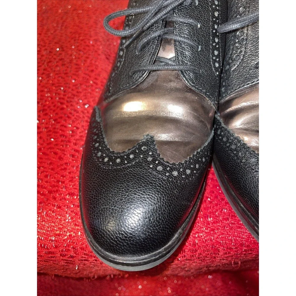 Women's Cole Haan Black Gold Wingtip Oxford Size 7.5B